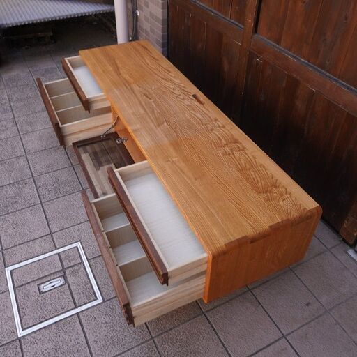 ACTUS アクタス FB ウォールナット材 テレビボード AVボード 北欧風 ACTUS(アクタス)で取り扱われていたRELIEF(レリーフ)テレビ