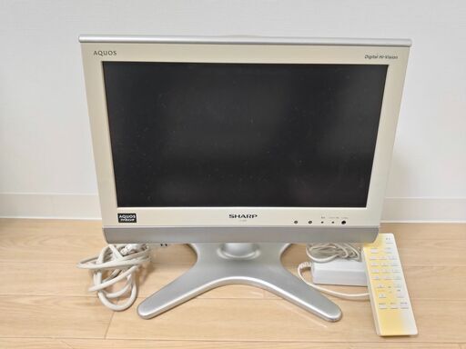 SHARP　シャープ　AQUOS LC-16E5　16型液晶TV　2008年製