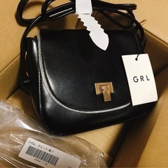 新品未使用！黒のショルダーバック　コンパクトの画像