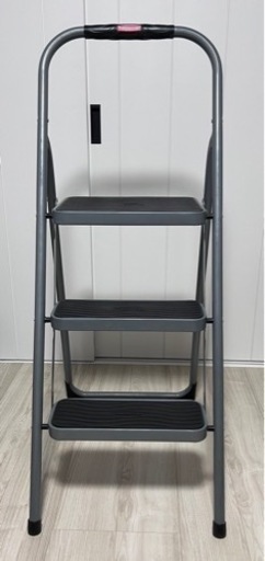 【受け渡し決まりました】ステップ 踏み台 3段 折り畳み式 脚立 台 Rubbermaid