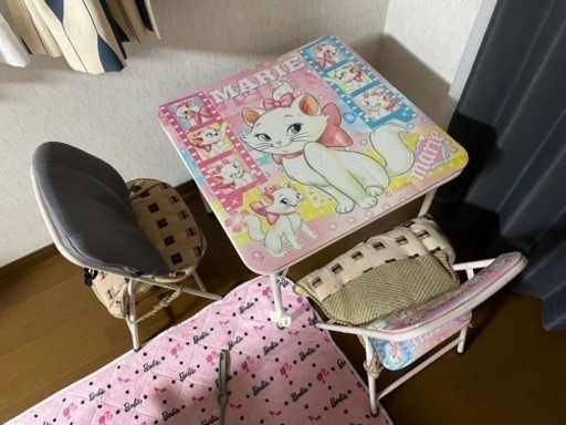 ちょっとしたサイドテーブルです★