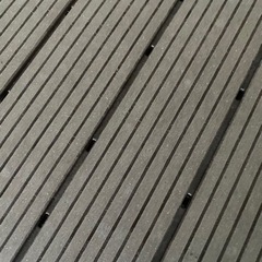 ウッドパネル（人工木）未使用品　30枚