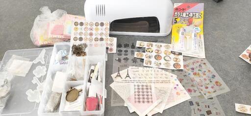 セルフネイルやアクセサリー作りなどに♪UVライトなどなど。