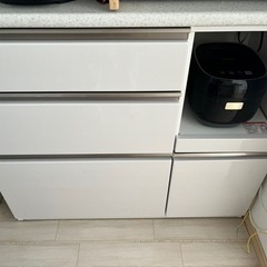 ニトリ　カップボード　カウンター　アルミナの画像