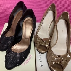 USED品　10回程使用　黒　ゴールド　パンプス