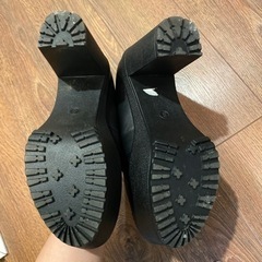 ENVYM パンプスの画像