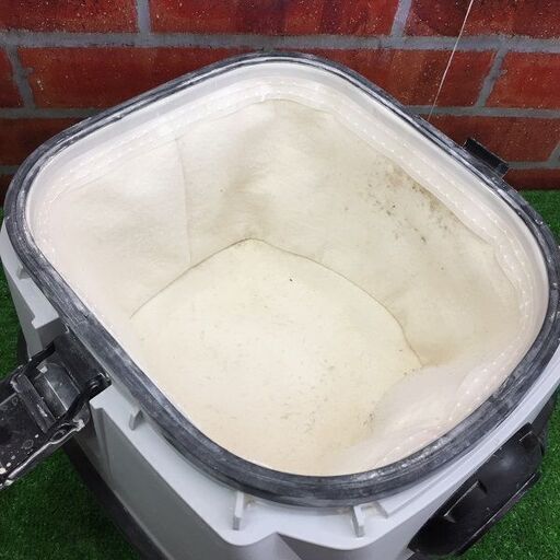 マキタ makita M442 乾湿両用集じん機【リライズ野田愛宕店】【店頭取引限定】【中古】ITWESHSW223A