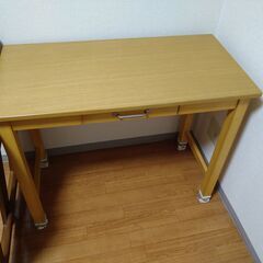 【至急】机セット差し上げます。