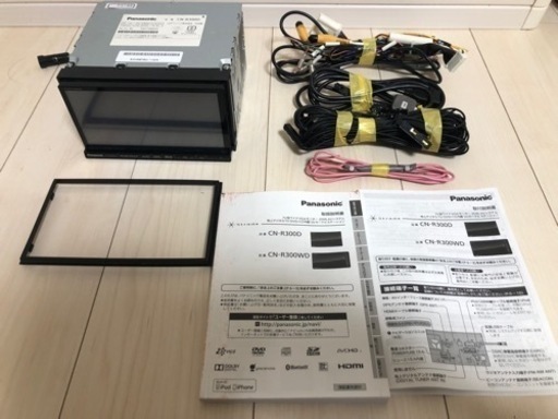 カーナビ　美品　パナソニック　ストラーダ　CN-R300D