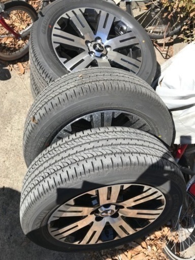 デリカD5新車外しタイヤ、ホイール4本セット