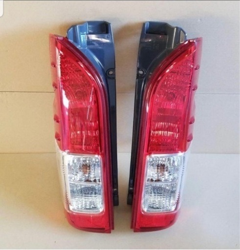 トヨタ　ハイエース　テールランプ純正