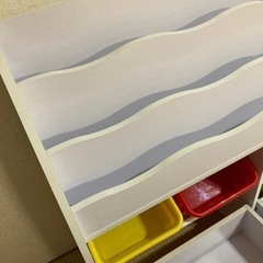 美品　おもちゃ棚　絵本棚　見せるおもちゃ収納　pieni　ワイドタイプの画像