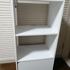 白い棚　扉付き　島根大学附近まで取りに来てくれる方限定