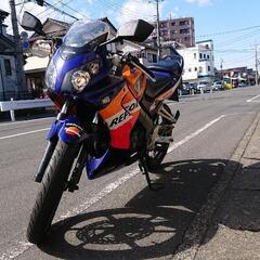 ホンダ CBR150R レプソルカラー