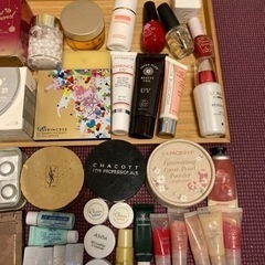 ※お渡し日時決まりました。化粧品まとめ売り　基礎化粧品　アイシャドウ　下地　サンプルの画像
