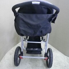 三輪ベビーカーの画像