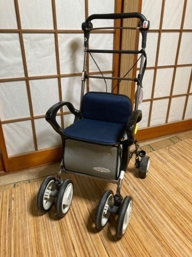 スタンダードシルバーカー　手押し車