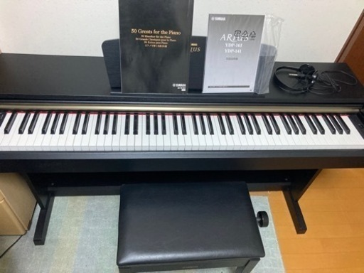 ヤマハ　電子ピアノ　YDP-161B  2012年製