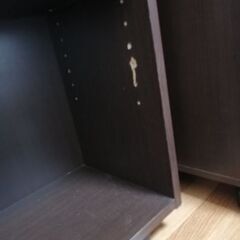 オシャレなブラウンの学習机の画像