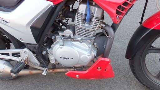 CBF125　カスタム　赤　CB125 CBX125 RZ125 YBR EN125 125デューク