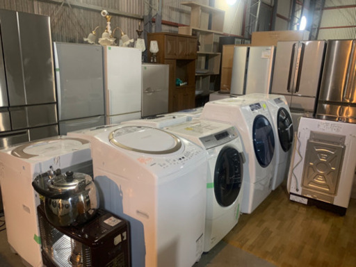 電化製品　クーラー　ドラム洗濯機　テレビ　冷蔵庫