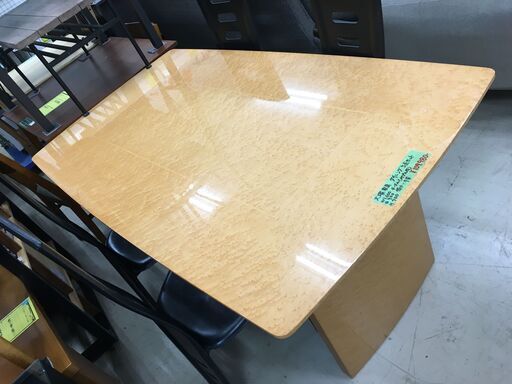 値下げしました!!  大塚家具  IDC大塚家具  ダイニングテーブル5点セット　ダイニングテーブル　椅子4脚　テーブル(メープル材)　椅子(牛革)  幅160cm　ファミリータイプ　高級家具　おしゃれ　レトロ　堺市　石津