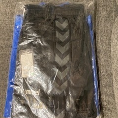 ヒュンメル  トレーニング　ウェア　上下セットの画像