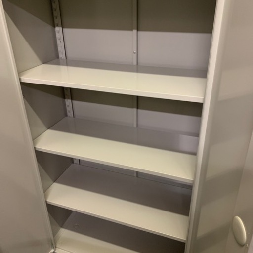 書庫　鍵なし
