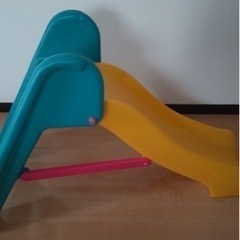 すべり台の画像