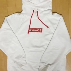 ロデオクラウンズ  白パーカー　Mサイズ