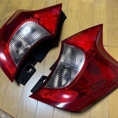 日産 note　ノート 純正 テール ランプ 右 左 セット 中...