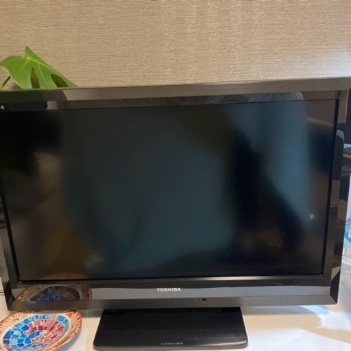 TOSHIBA 32型　液晶テレビ