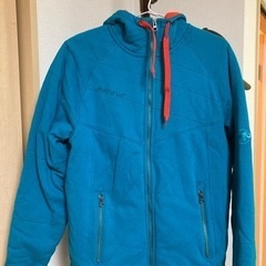 MAMMUTのパーカー　500えん