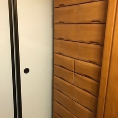 取引中　衣装タンス