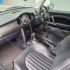 BMWミニ　パークレーン（特別仕様車）　H18　車検5/3　走行23000ｋ　専用黒革スポーツシート＆ハンドル　専用16ＡＷ　シルバールーフの画像