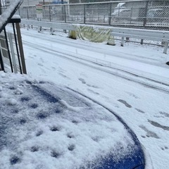 出張タイヤ交換致します❗️わざわざ車屋さんまで行ってタイヤ交換す...