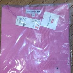 ユニクロ　新作長袖セーター　新品未使用