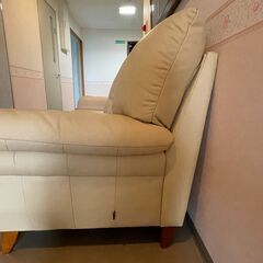 本革　三人がけソファーの画像