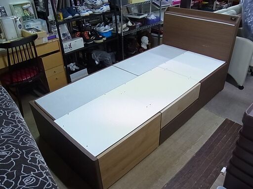NITORI　ニトリ　シングルベッド　フレームのみ　チェストタイプ　引き出し収納　コンセント　宮付き