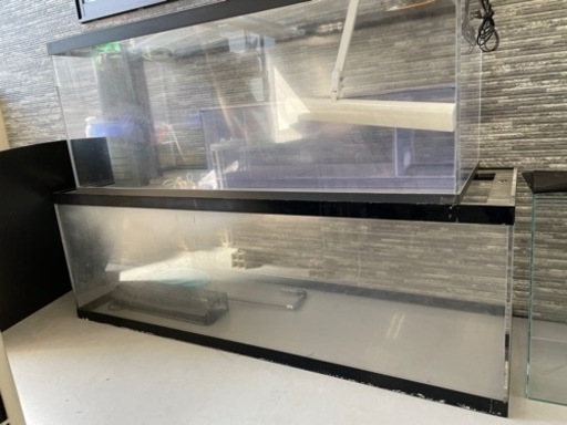 アクリル水槽　1800×600×600になります^_^