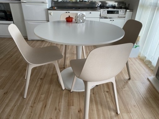 IKEA ダイニングテーブル（ドクスタ）、チェア 4脚セット