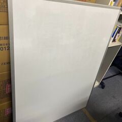 壁掛けホワイトボード　お引き取りに来ていただける方にお譲り致します