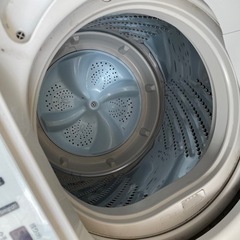 洗濯機 外置きで表面が傷付いているため1000円でお譲りします。の画像