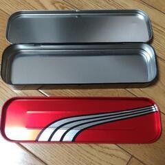 puma缶の筆箱の画像