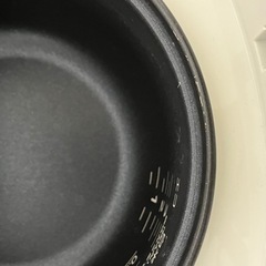 【取引中】タイガー魔法瓶(TIGER) 炊飯器 3合 一人暮らし用 マイコン 調理メニュー付き 炊きたて ホワイト JAI-R551Wの画像
