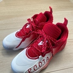 バスケットボールシューズ