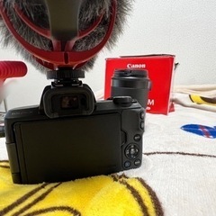 Canon?EOS KISS M? 未使用近いです