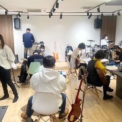 音楽スクールの講師(ギター+ドラム)/生徒の90%が初心者/週3日からの画像