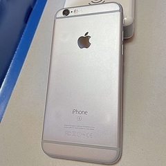 美品 iPhone 6s au スペースグレー 16GB 黒の画像