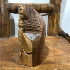 縁起物　フクロウ　置物　飾り　コンパクト　人気商品　木彫り　おすすめ‼︎   現品限りの画像